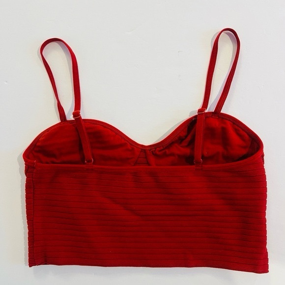 Red Ribbed Top Garage - Picture 2 of 3